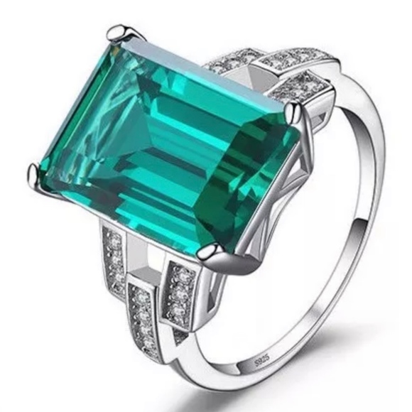 5.9Ct NANO GREEN EMERALD ENGAGEMENT COCKTAILE RING - Picture 1 of 7